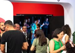 Teatro YouTube foi palco de lançamento de livro de Iberê Thenório neste sábado, 28