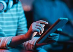 Marista Brasil lança podcast para conscientizar famílias e jovens sobre cuidados no ambiente digital