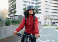 Bikes elétricas avançam nas cidades e conquistam usuários que antes dependiam do carro